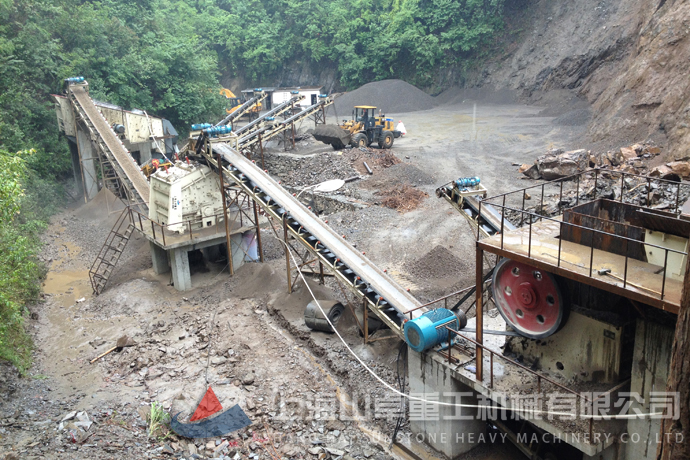 發(fā)往陜西礦石破碎機(jī)生產(chǎn)線投入生產(chǎn)